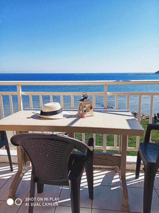 Villa Pouliezos Apartments อลิกานาส ภายนอก รูปภาพ