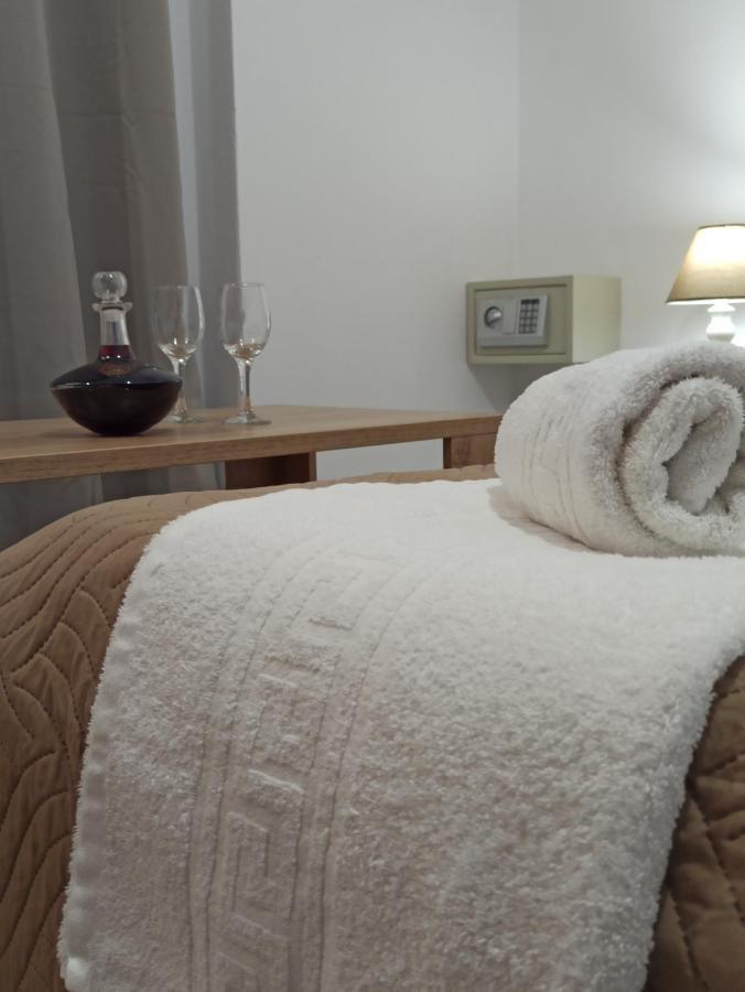 Villa Pouliezos Apartments อลิกานาส ภายนอก รูปภาพ
