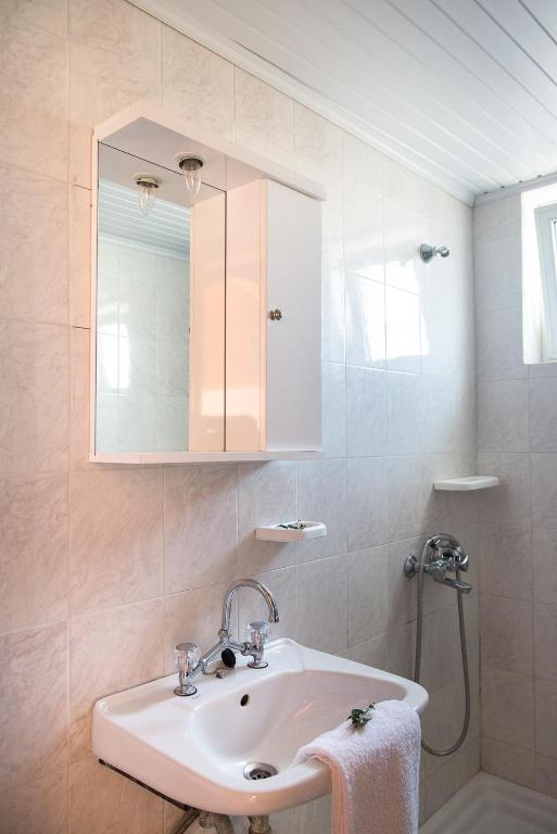 Villa Pouliezos Apartments อลิกานาส ห้อง รูปภาพ
